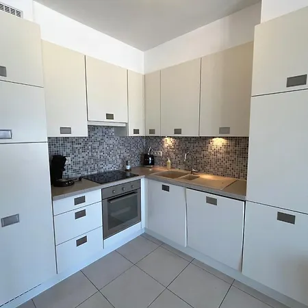 Stylish 3-bedroom With Panoramic Views Of The Pier And The Sea T214 *