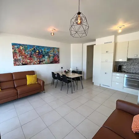 Stylish 3-bedroom With Panoramic Views Of The Pier And The Sea T214 Blankenberge